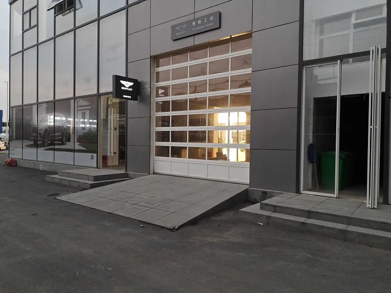 4S店快速门